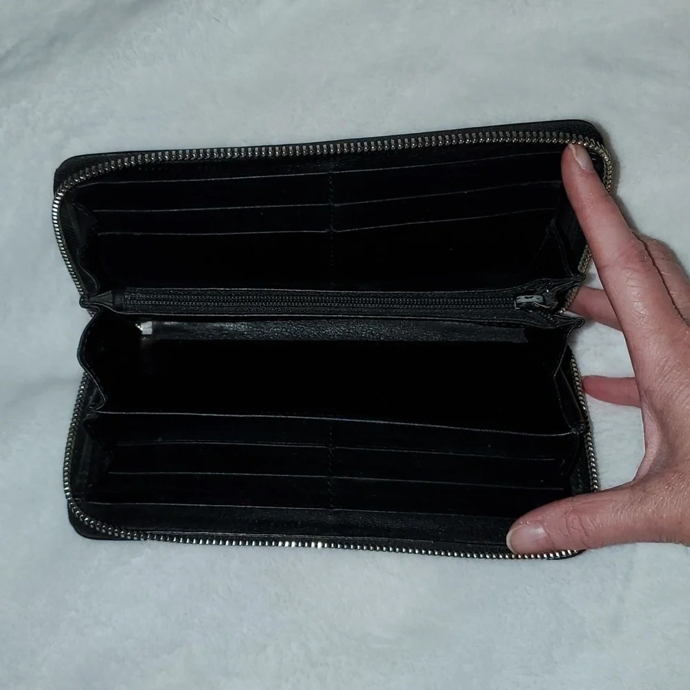 Gucci Zip Around Long Wallet - Picture 7 of 16